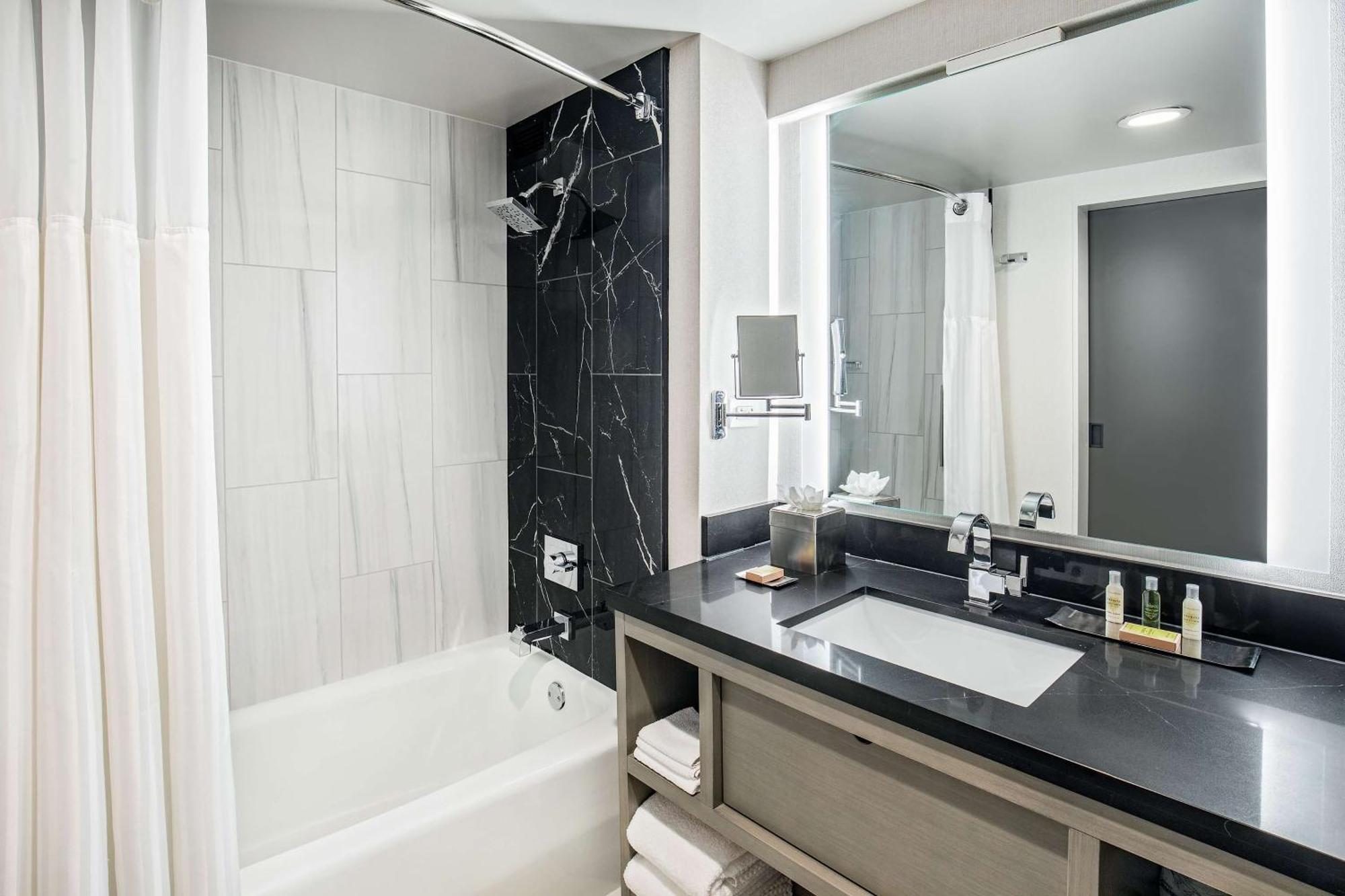 Doubletree By Hilton Washington Dc North/גייטרסבורג מראה חיצוני תמונה